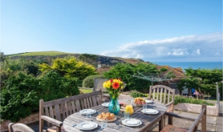 Devon House, Hope Cove